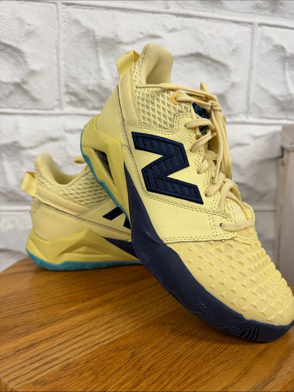 New Balance Coco CG2 Tennis Shoes M 7 /W 8.5 Parchment Navy FuelCell